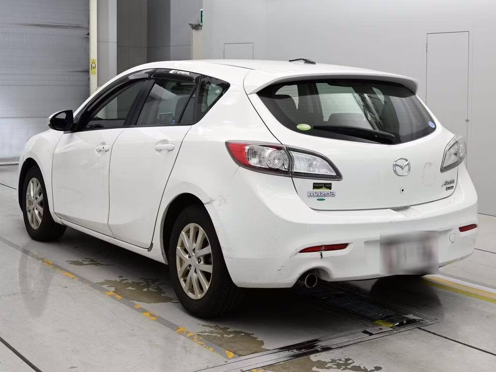 MAZDA AXELA