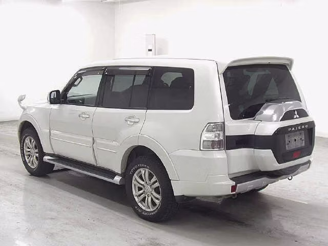 MITSUBISHI PAJERO