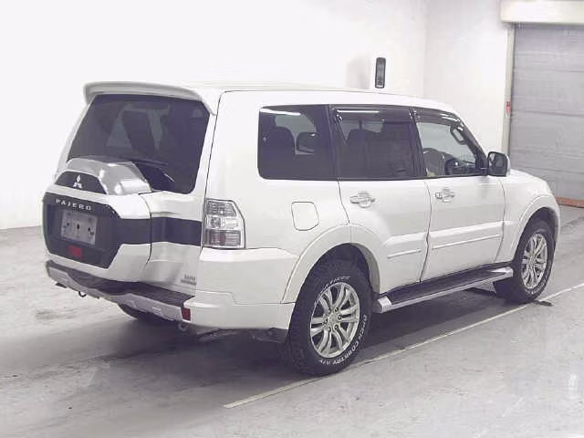 MITSUBISHI PAJERO