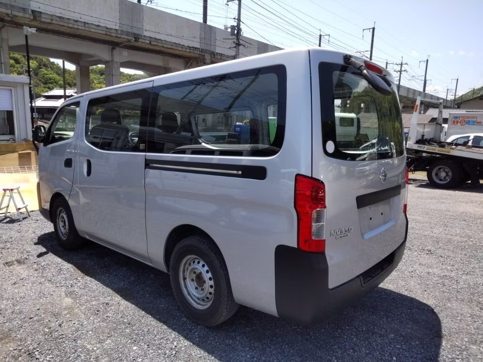 NISSAN NV350 CARAVAN