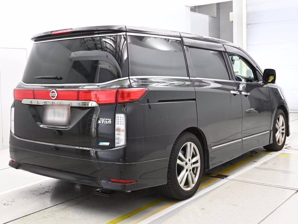 NISSAN ELGRAND