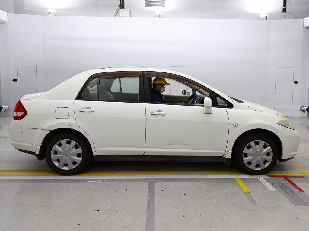 NISSAN TIIDA LATIO