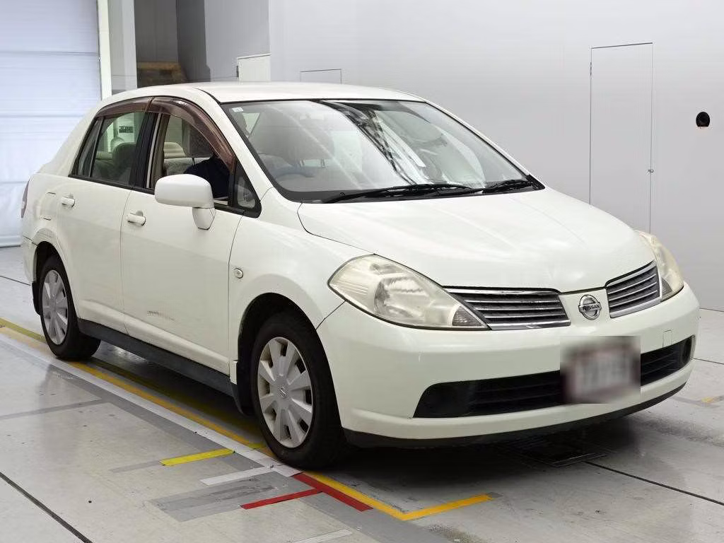 NISSAN TIIDA LATIO