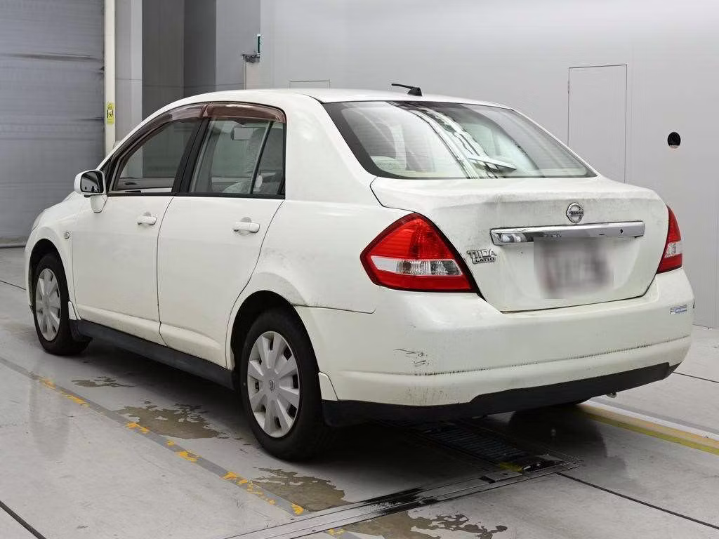 NISSAN TIIDA LATIO