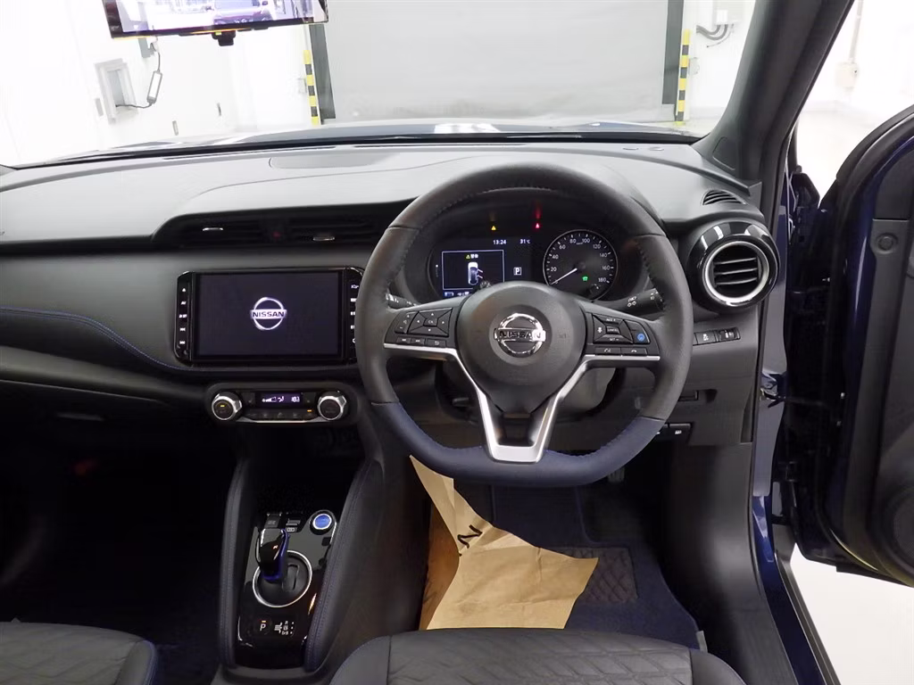 NISSAN KICKS