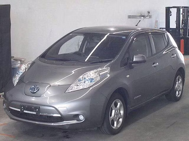 NISSAN LEAF