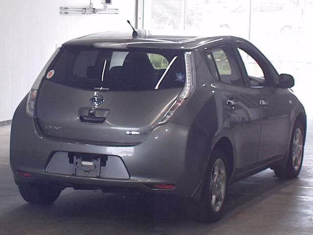 NISSAN LEAF
