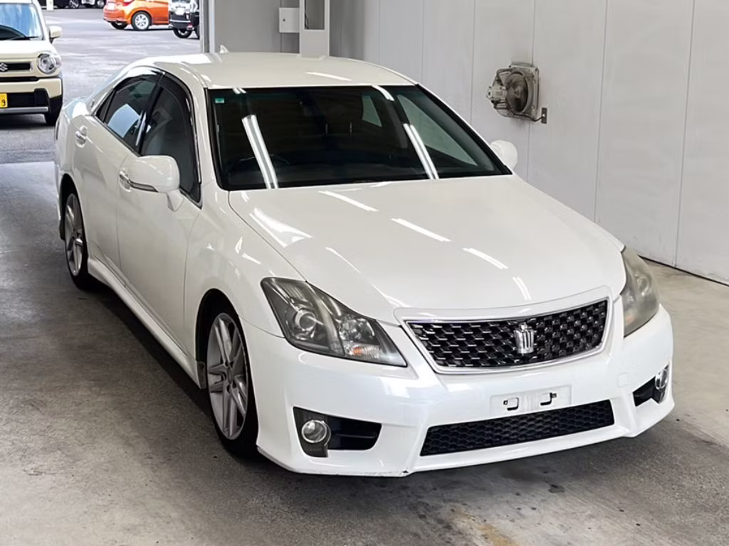 TOYOTA CROWN