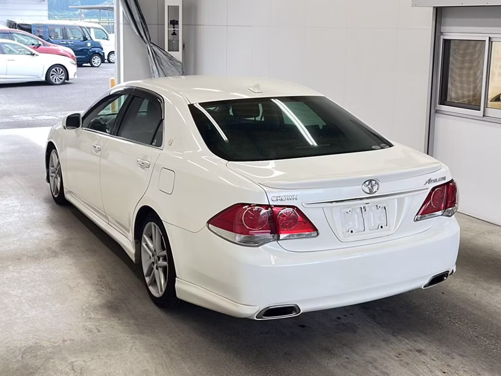 TOYOTA CROWN