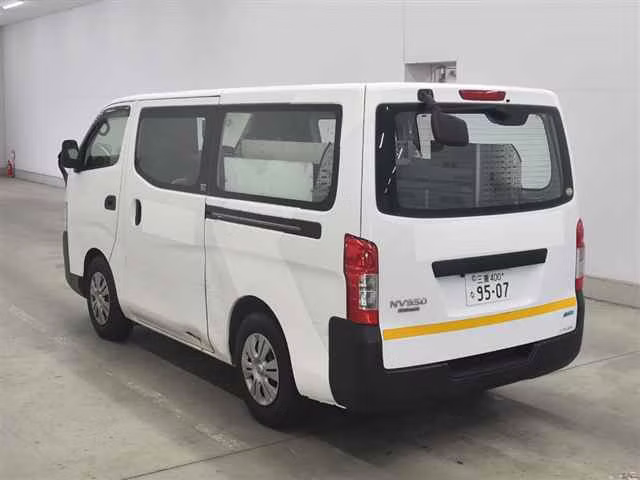 NISSAN NV350 CARAVAN