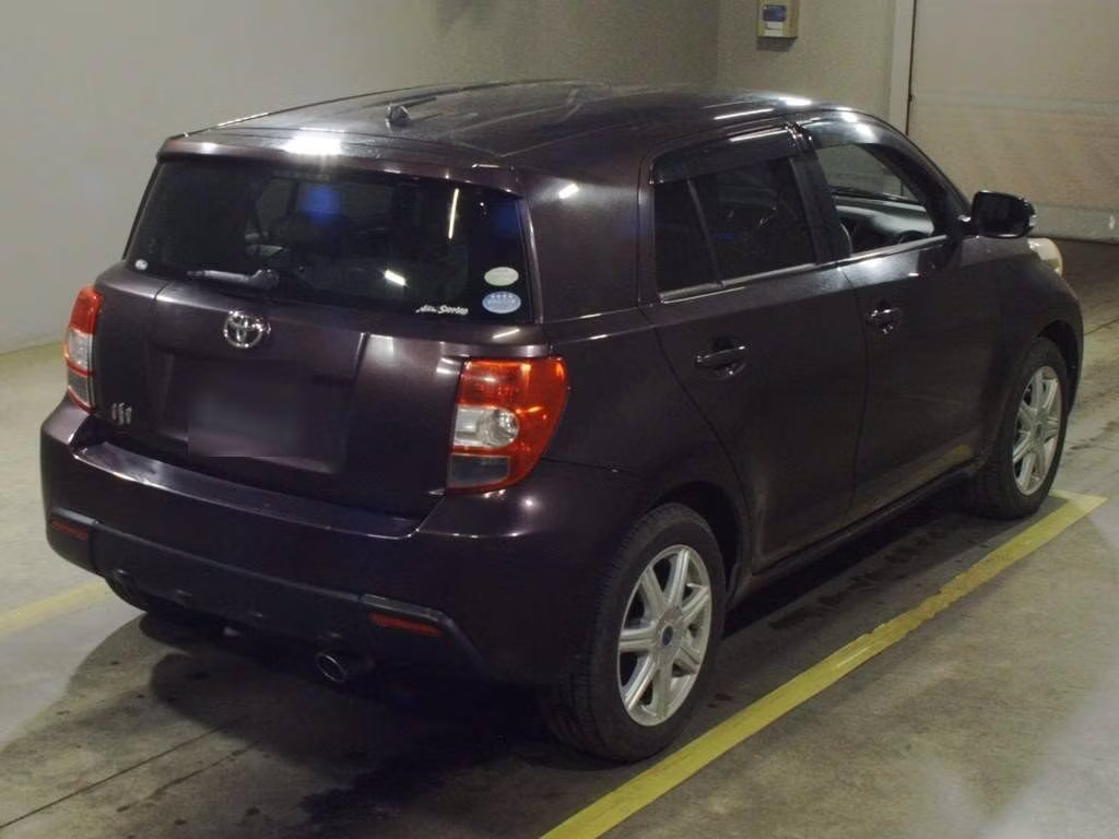 TOYOTA IST