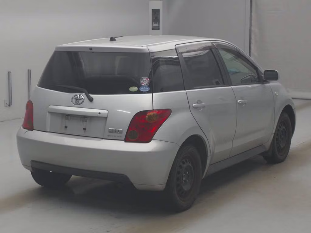 TOYOTA IST