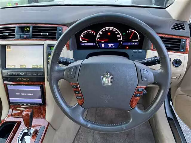 TOYOTA CROWN