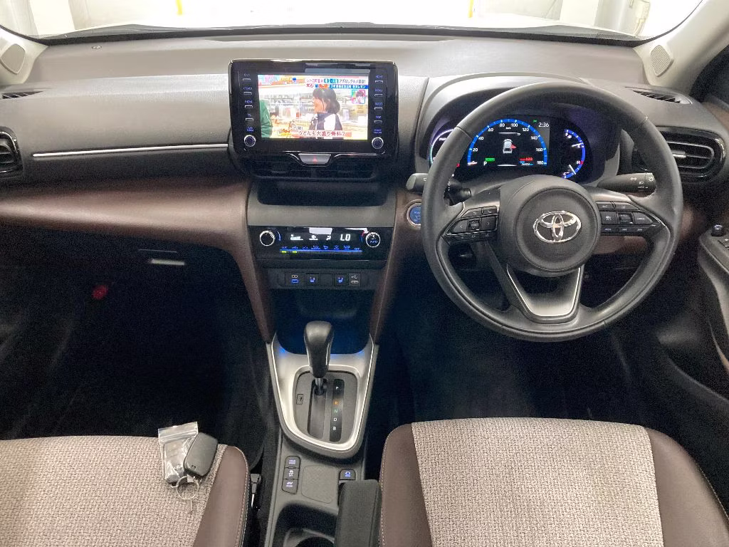 TOYOTA YARIS CROSS