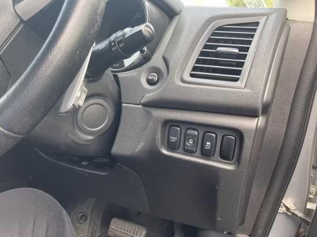 MITSUBISHI RVR