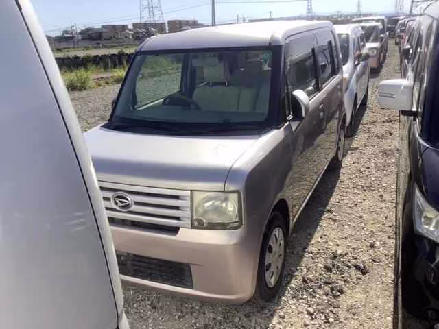 DAIHATSU MOVE CONTE