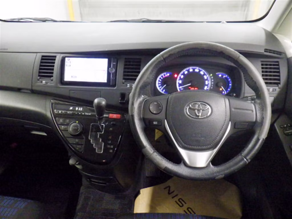 TOYOTA ISIS