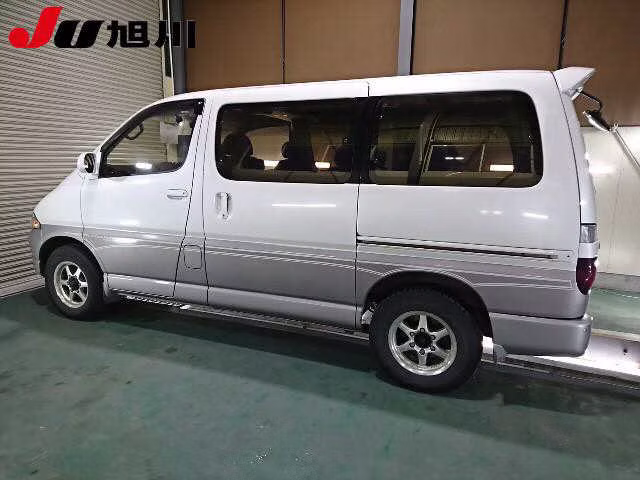 TOYOTA GRANVIA