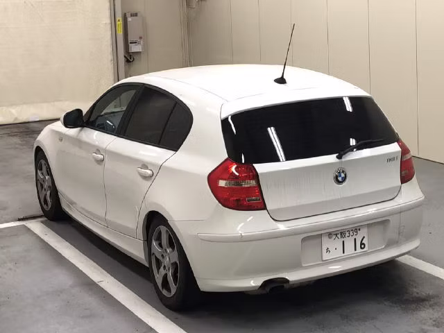 BMW 1-SERIES