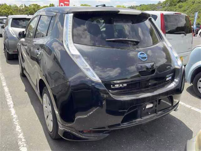 NISSAN LEAF