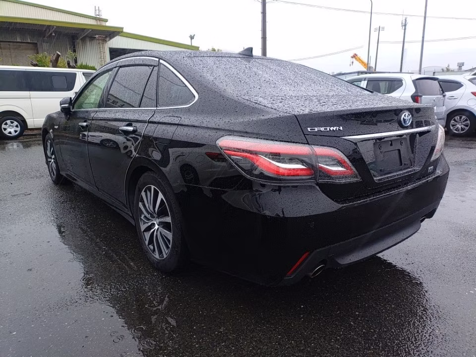 TOYOTA CROWN