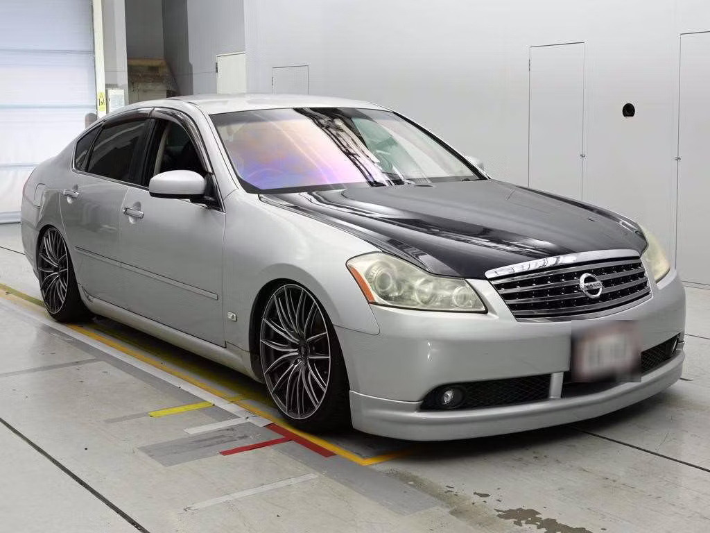 NISSAN FUGA