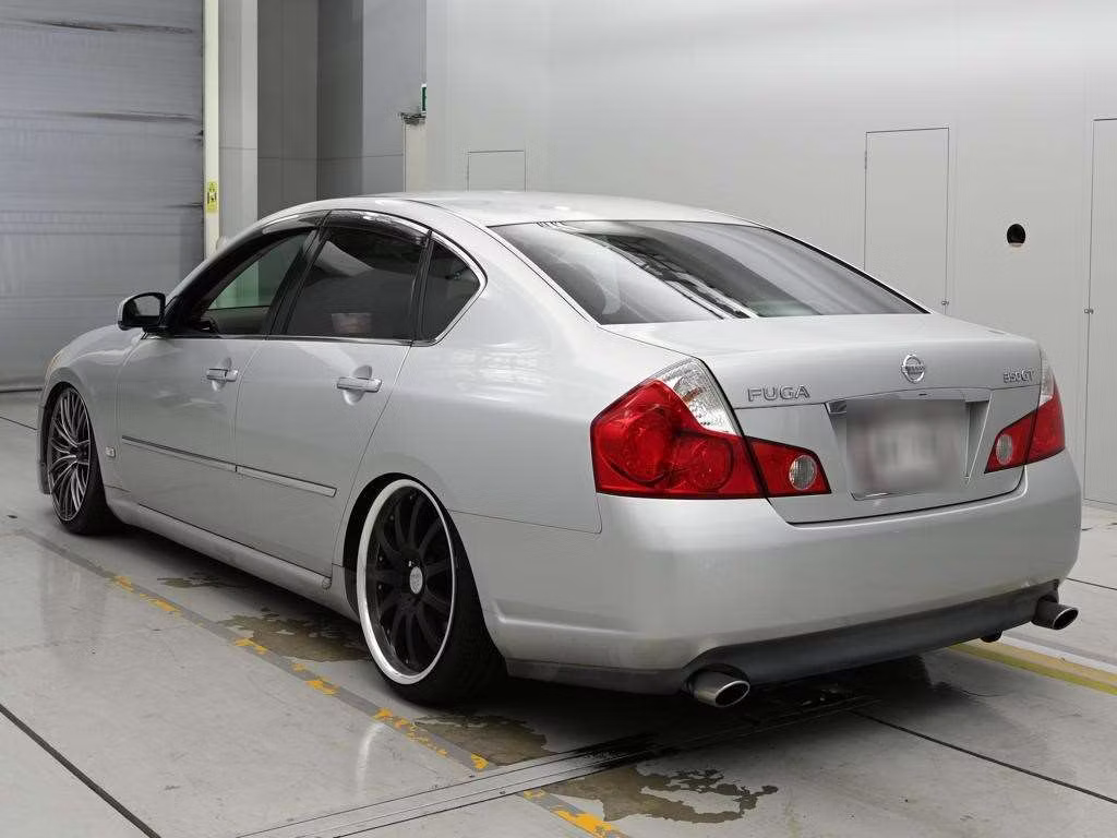 NISSAN FUGA