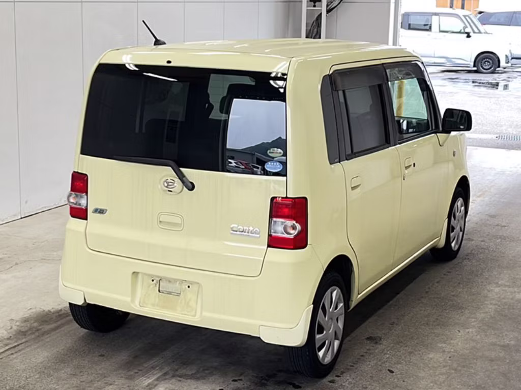 DAIHATSU MOVE CONTE