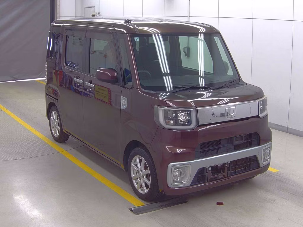 DAIHATSU WAKE