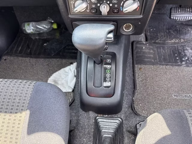 MITSUBISHI PAJERO MINI