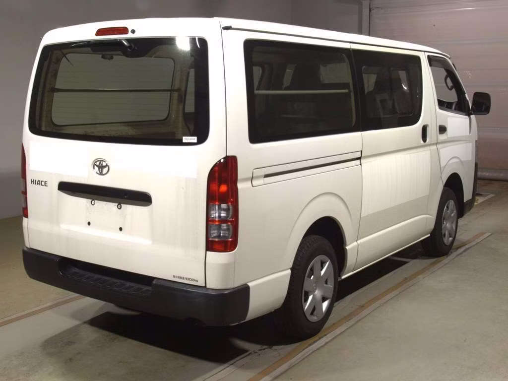 TOYOTA REGIUS ACE
