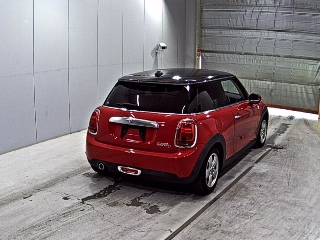 MINI HATCH