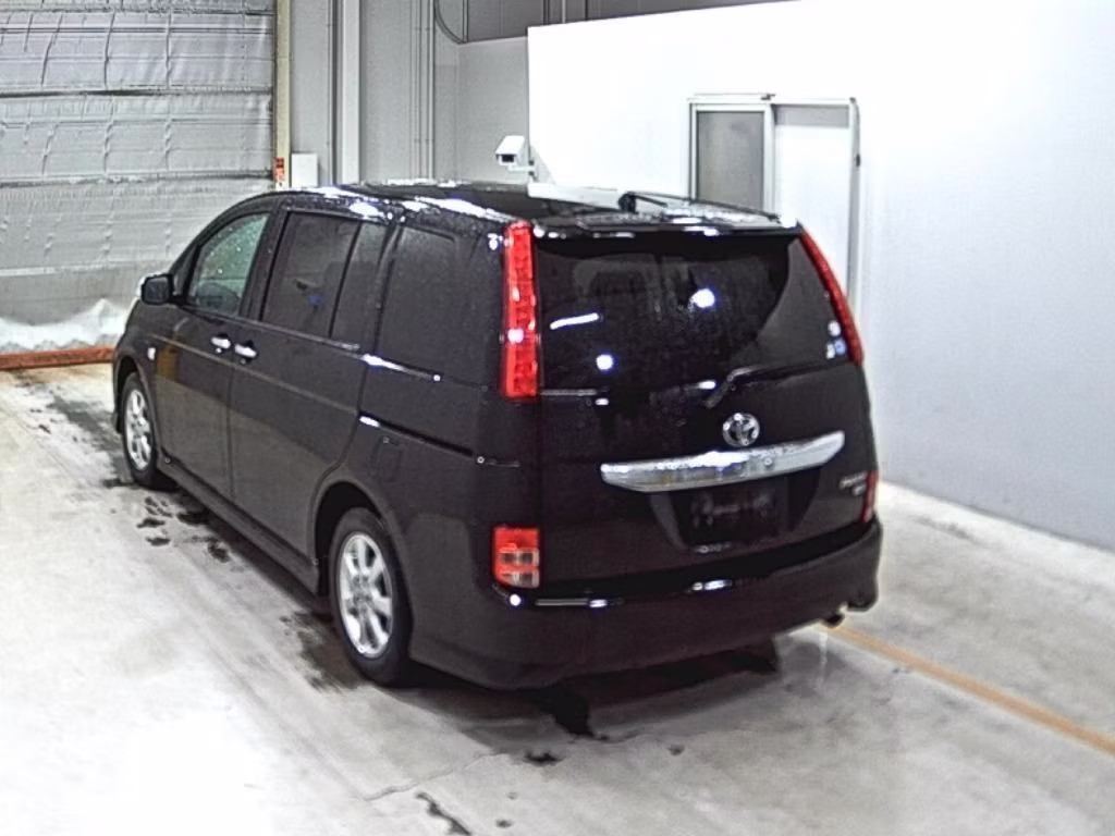 TOYOTA ISIS