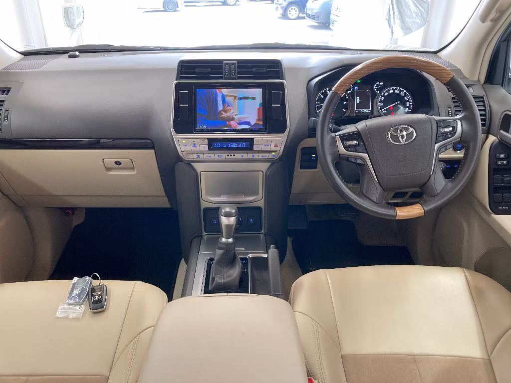 TOYOTA LAND CRUISER PRADO
