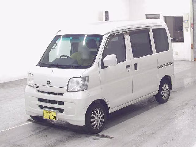 TOYOTA PIXIS VAN