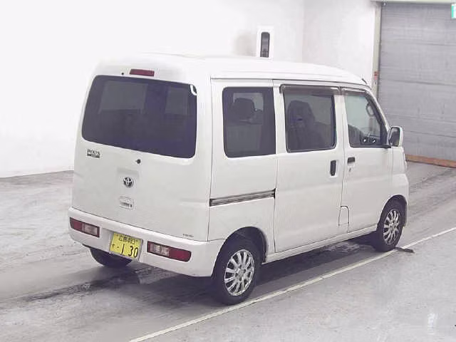 TOYOTA PIXIS VAN