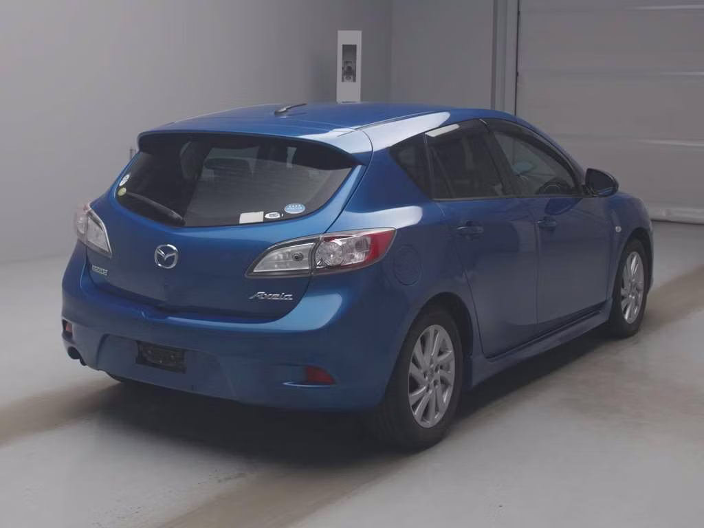 MAZDA AXELA