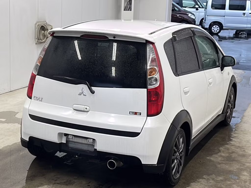 MITSUBISHI COLT