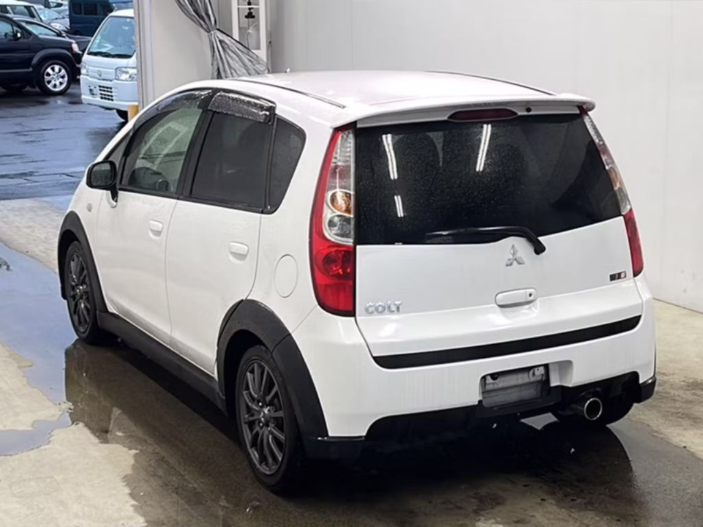 MITSUBISHI COLT