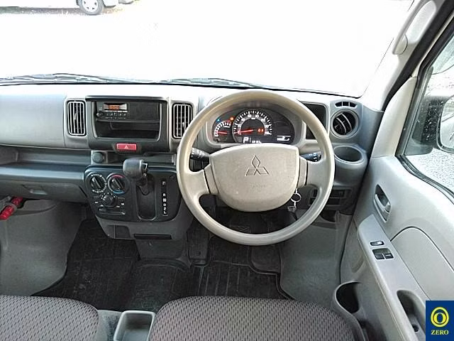 MITSUBISHI MINICAB