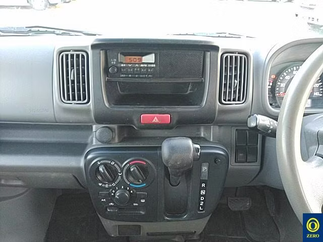 MITSUBISHI MINICAB