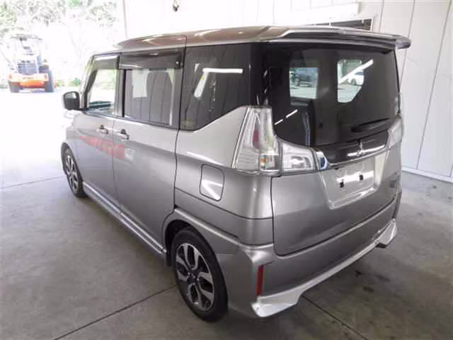 MITSUBISHI DELICA D:2