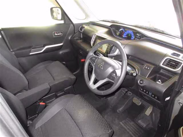 MITSUBISHI DELICA D:2