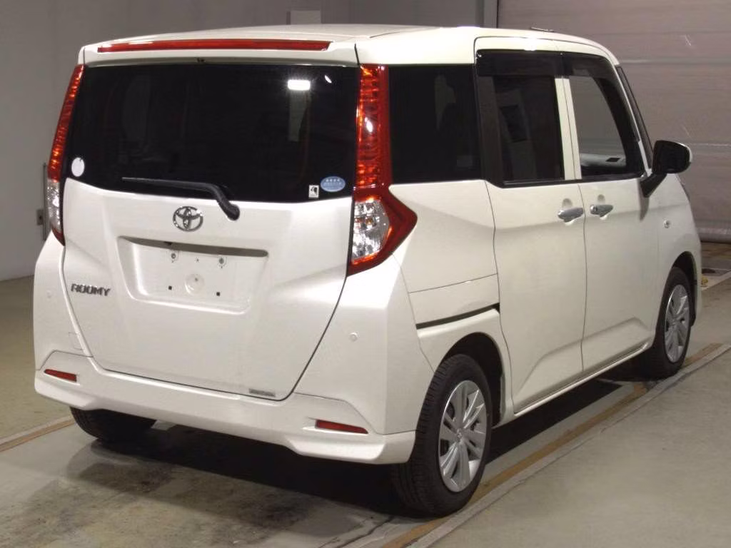 TOYOTA ROOMY