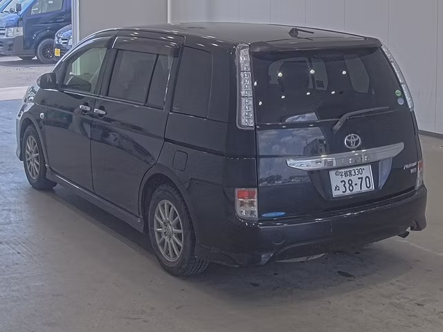 TOYOTA ISIS
