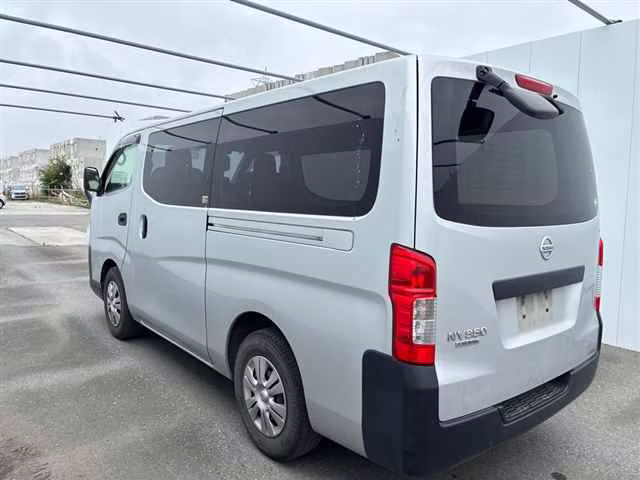 NISSAN NV350 CARAVAN