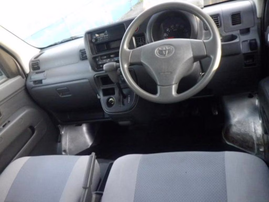 TOYOTA PIXIS VAN