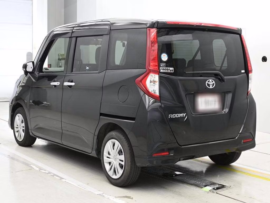 TOYOTA ROOMY