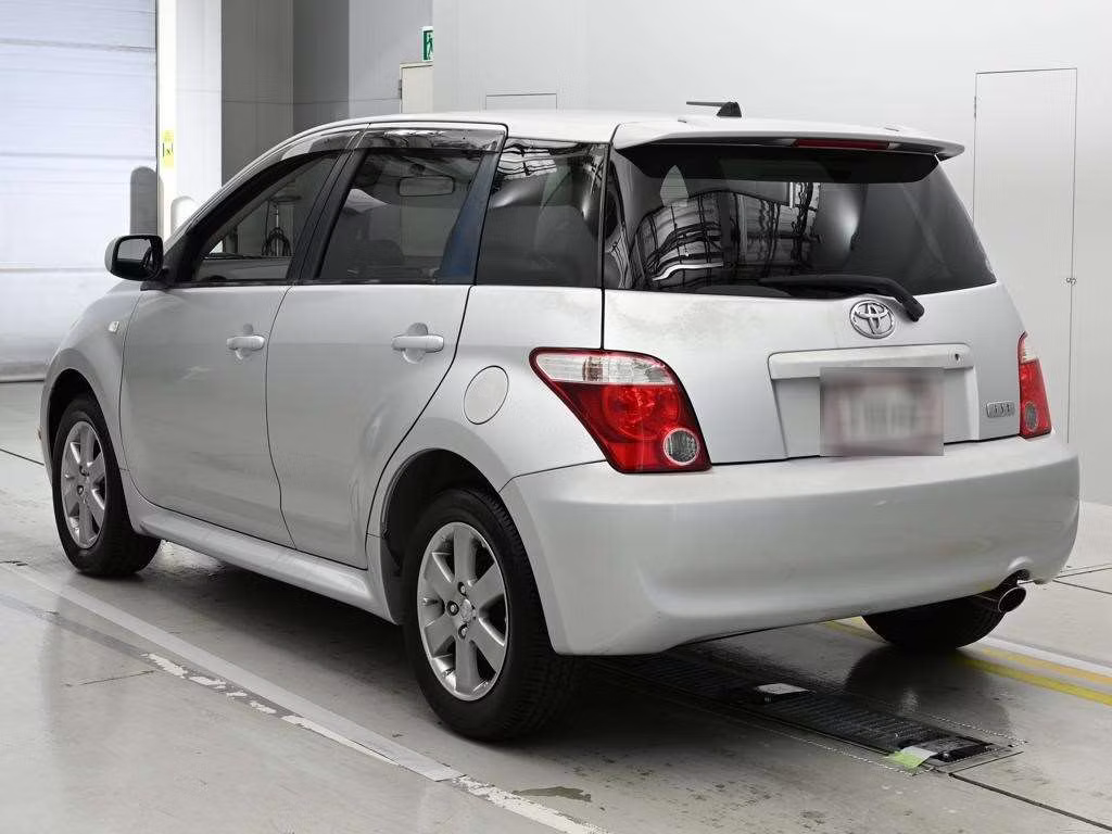 TOYOTA IST