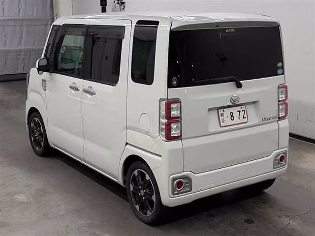 DAIHATSU WAKE